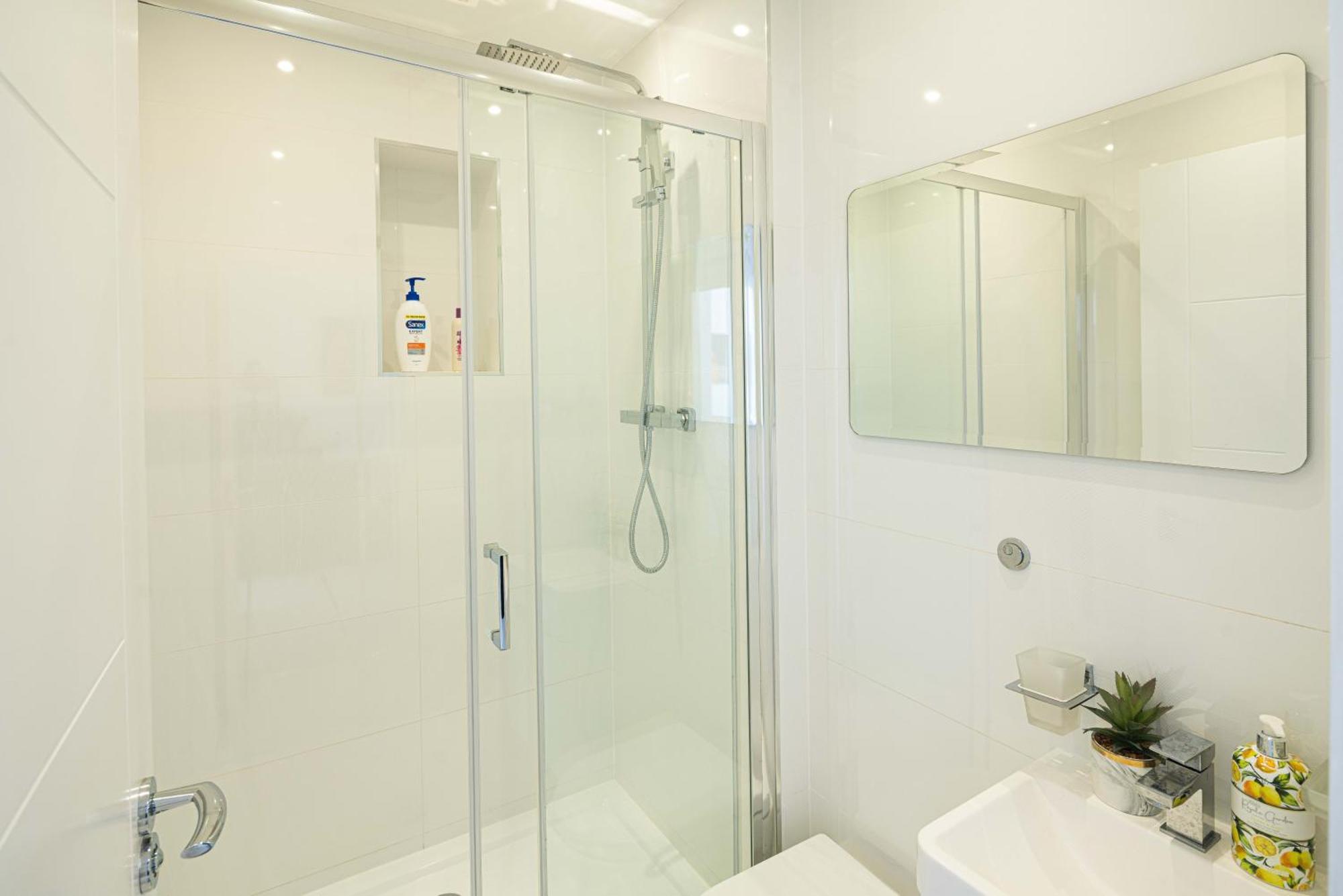 Bright & Modern Newly Refurb 2-Bed 2-Bath Whole Apartment Near Hyde Park & Kensington, Prime Paddington Location Zone 1 لندن المظهر الخارجي الصورة