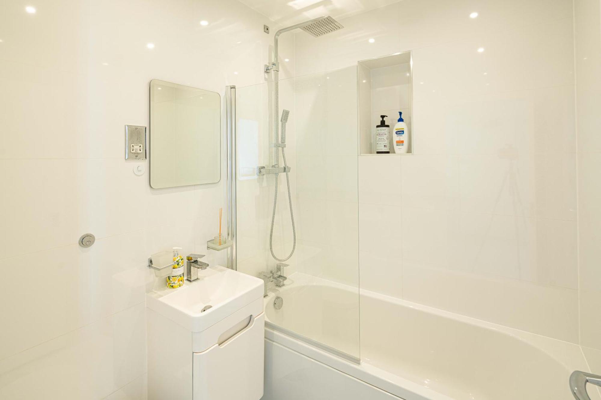 Bright & Modern Newly Refurb 2-Bed 2-Bath Whole Apartment Near Hyde Park & Kensington, Prime Paddington Location Zone 1 لندن المظهر الخارجي الصورة