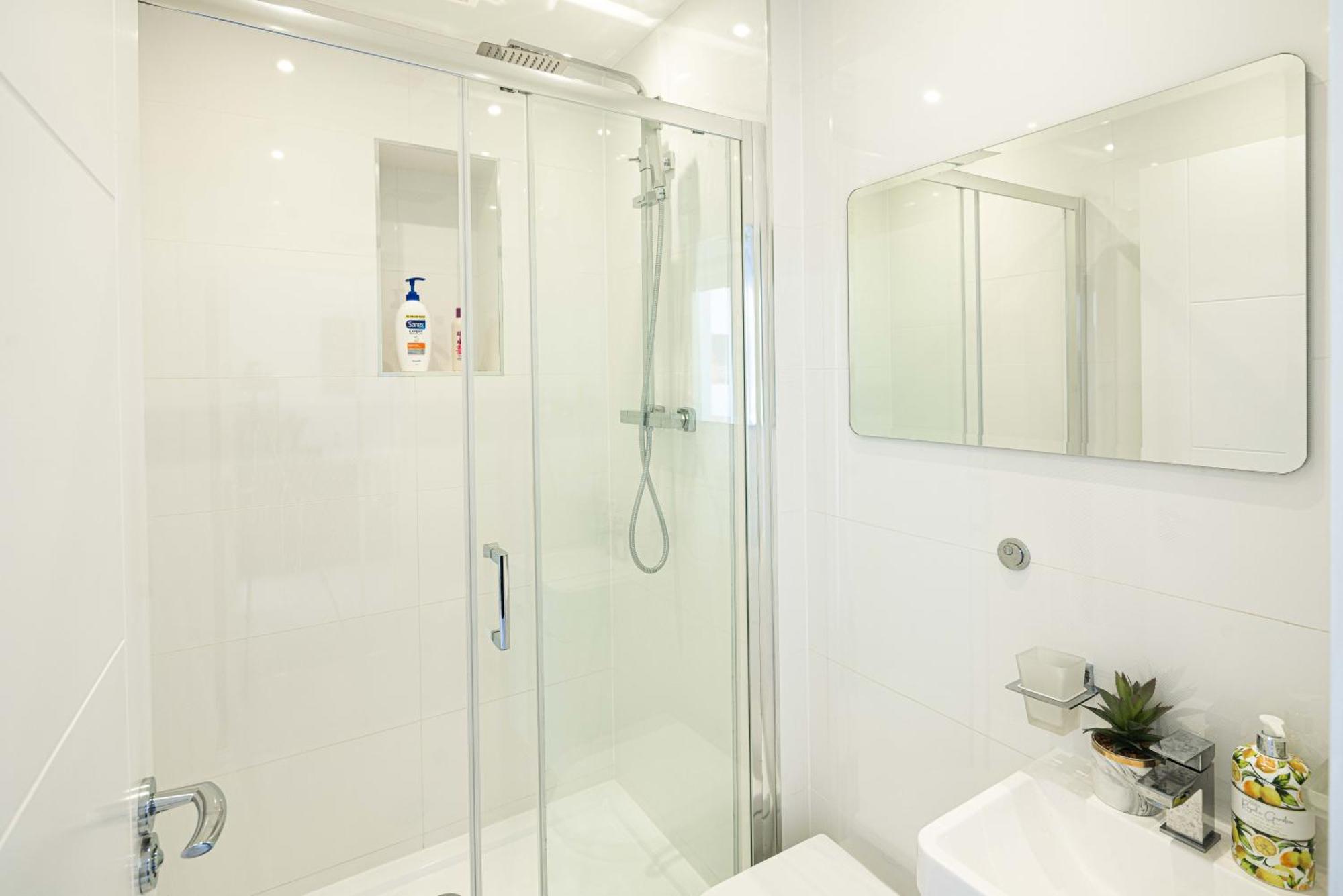 Bright & Modern Newly Refurb 2-Bed 2-Bath Whole Apartment Near Hyde Park & Kensington, Prime Paddington Location Zone 1 لندن المظهر الخارجي الصورة